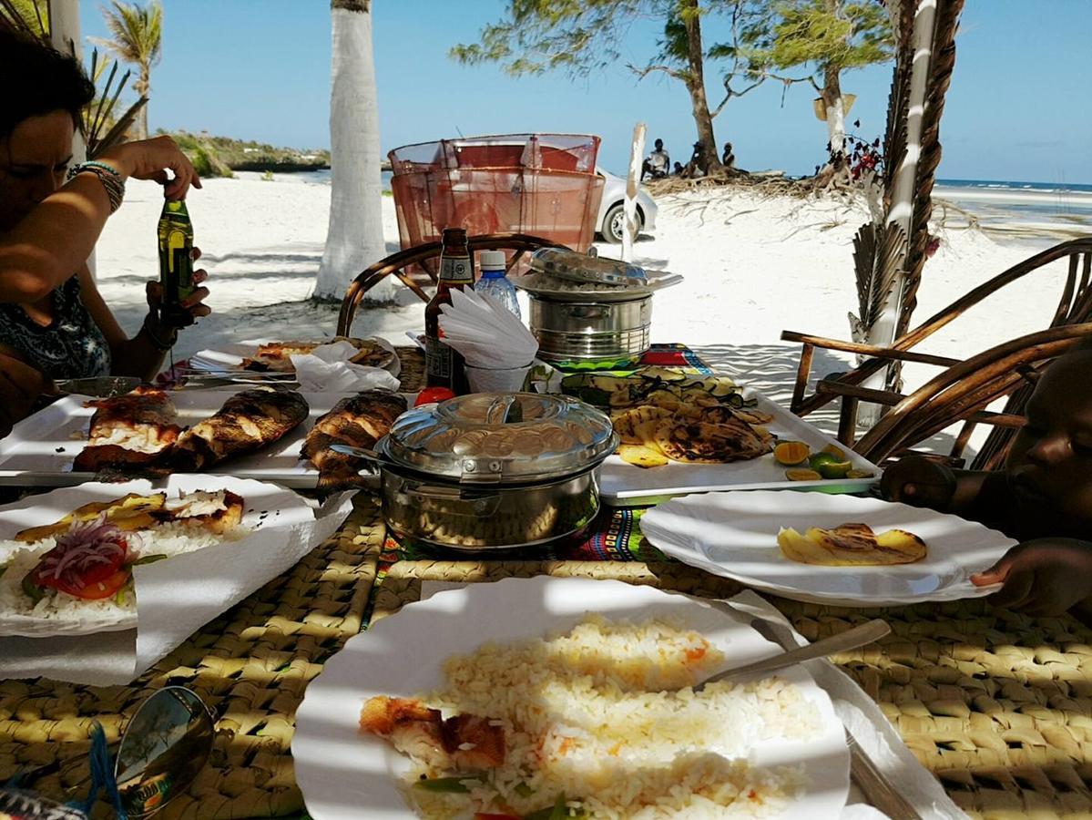 Nyumba Ya Afrika Bed & Breakfast Watamu Exterior photo
