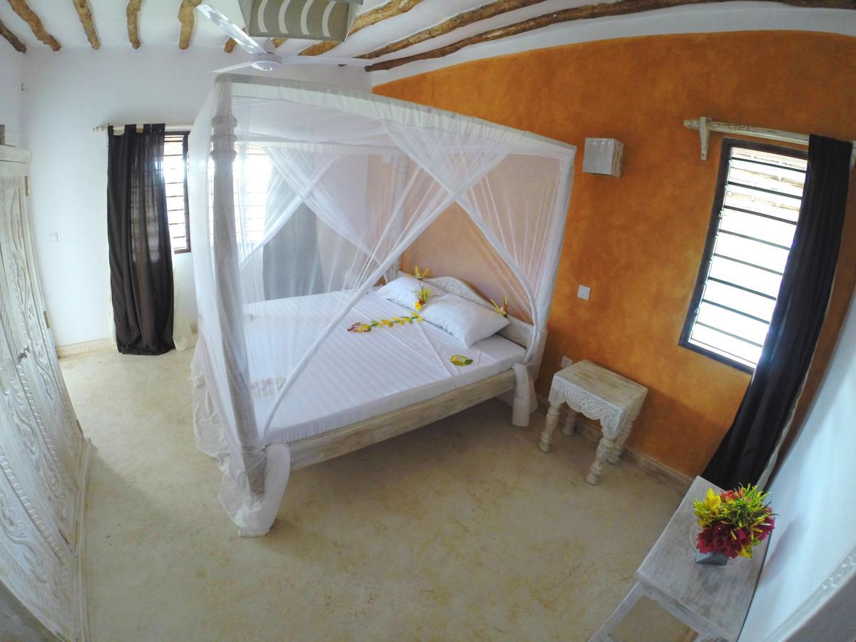 Nyumba Ya Afrika Bed & Breakfast Watamu Exterior photo
