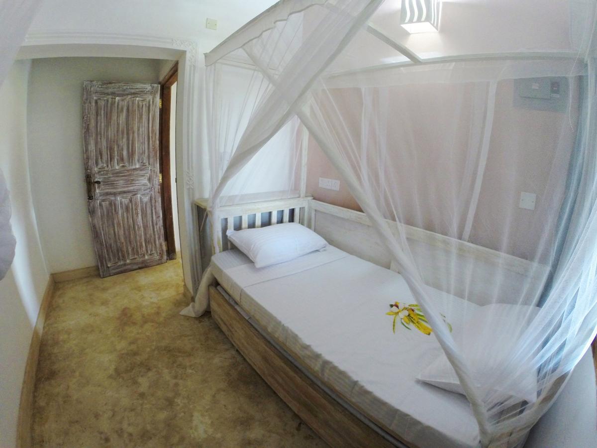 Nyumba Ya Afrika Bed & Breakfast Watamu Exterior photo