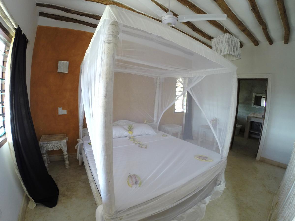 Nyumba Ya Afrika Bed & Breakfast Watamu Exterior photo