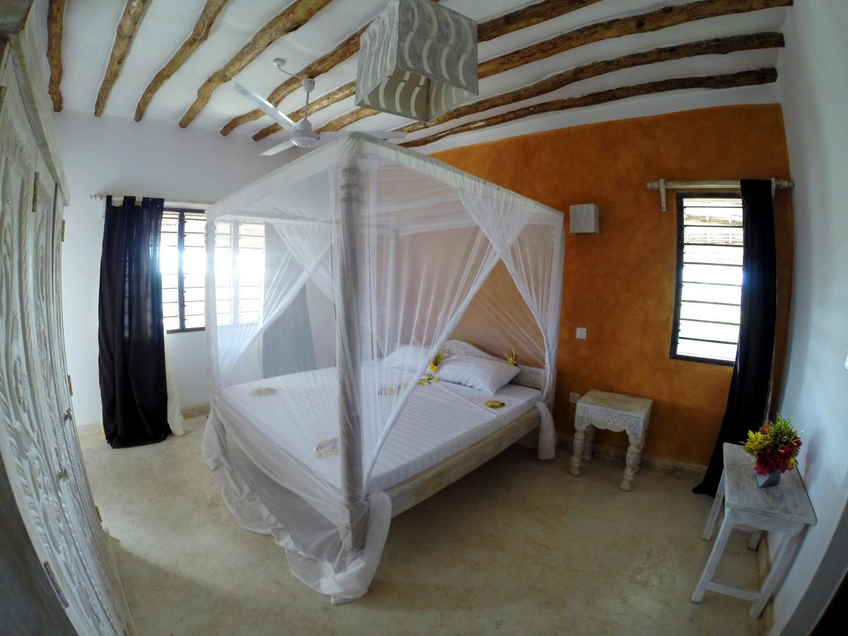 Nyumba Ya Afrika Bed & Breakfast Watamu Exterior photo