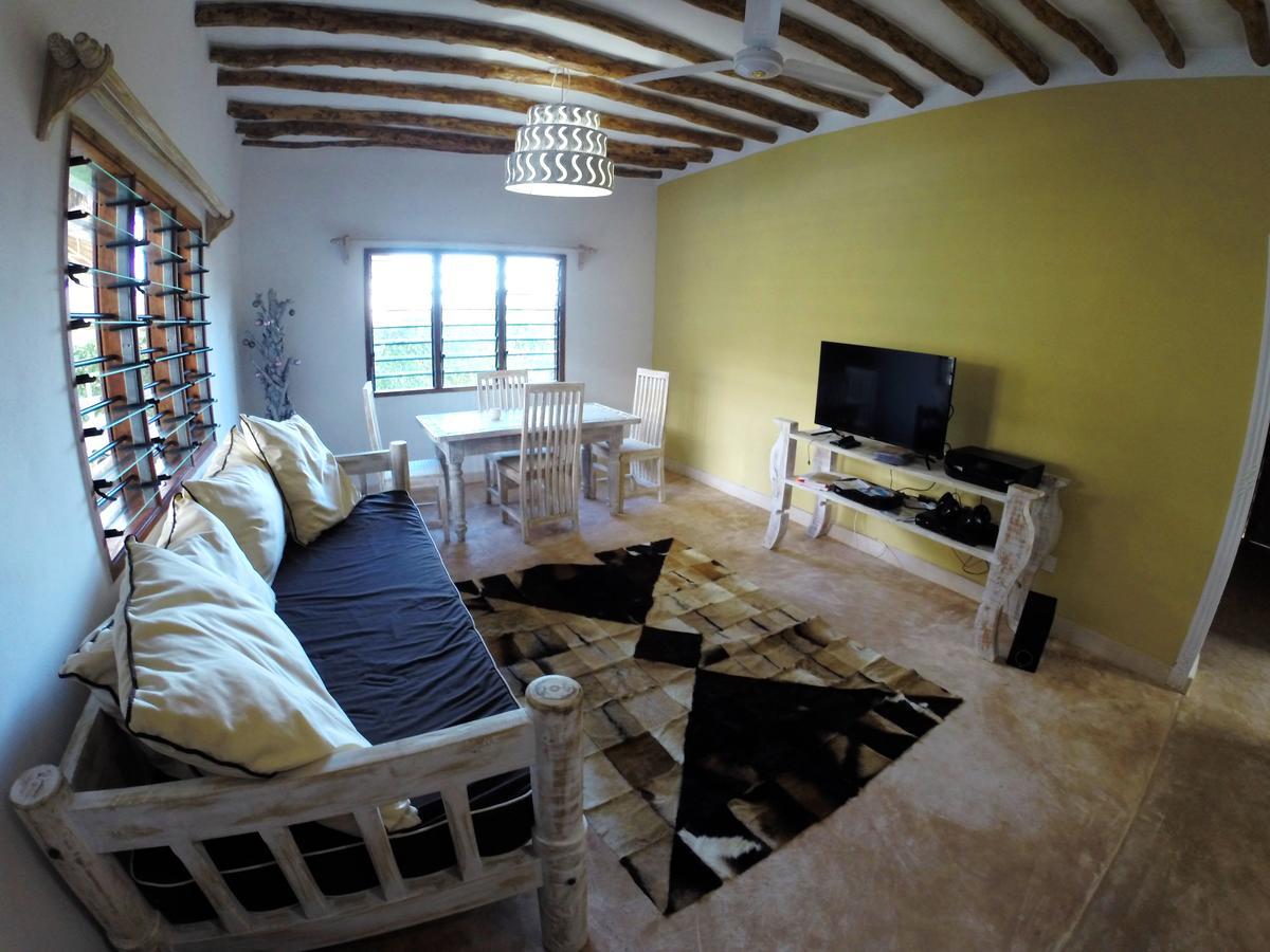 Nyumba Ya Afrika Bed & Breakfast Watamu Exterior photo