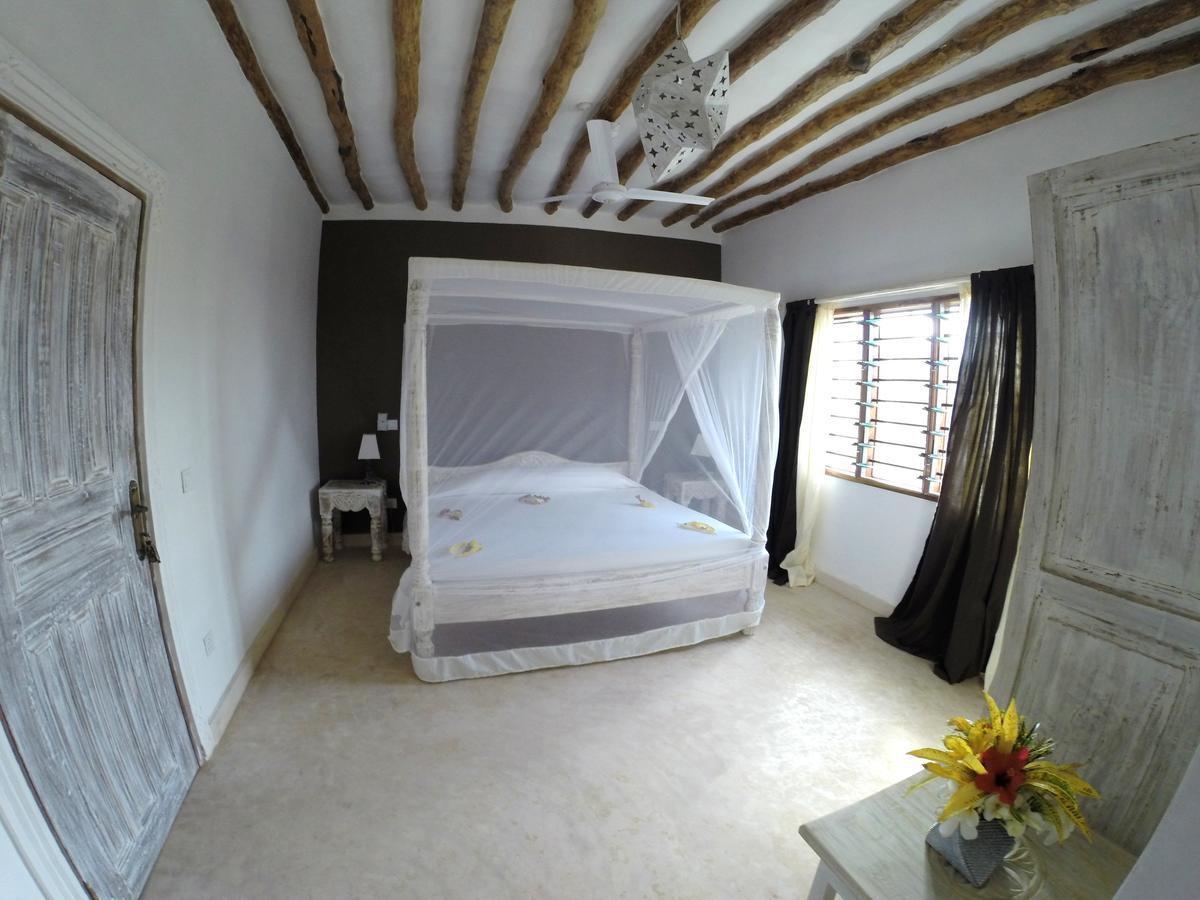 Nyumba Ya Afrika Bed & Breakfast Watamu Exterior photo