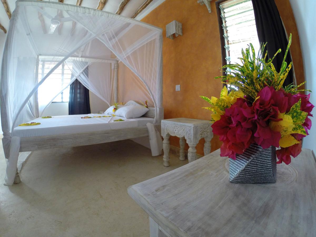 Nyumba Ya Afrika Bed & Breakfast Watamu Exterior photo