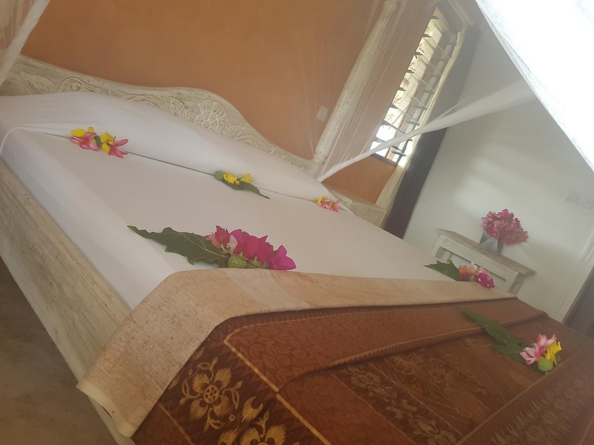 Nyumba Ya Afrika Bed & Breakfast Watamu Exterior photo