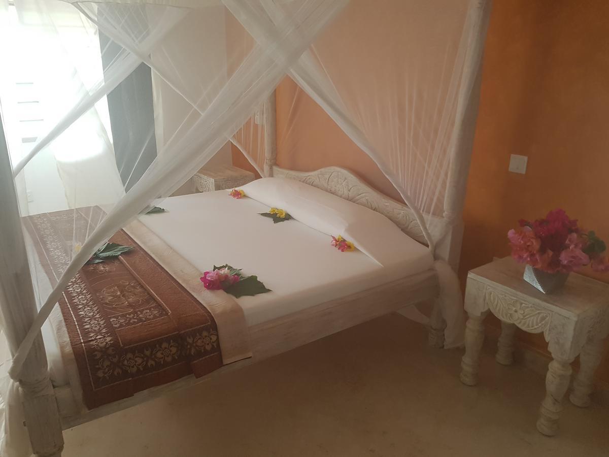 Nyumba Ya Afrika Bed & Breakfast Watamu Exterior photo